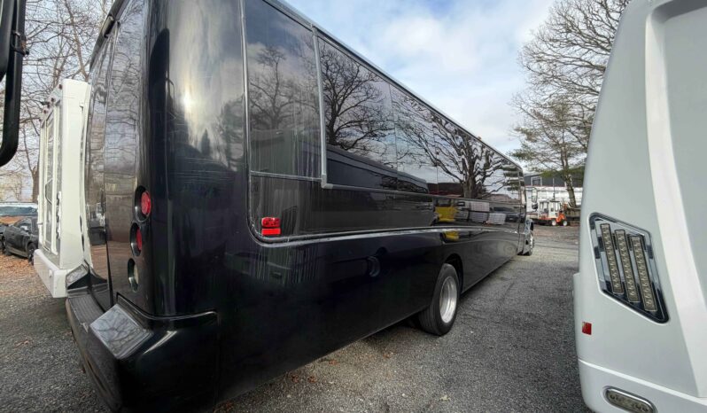 
								2014 Freightliner M2 GM40 By Grech Executive Shuttle full									