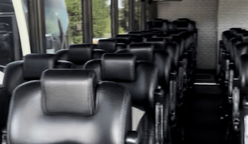 
								2016 CT Coachworks 35′ Motorcoach full									